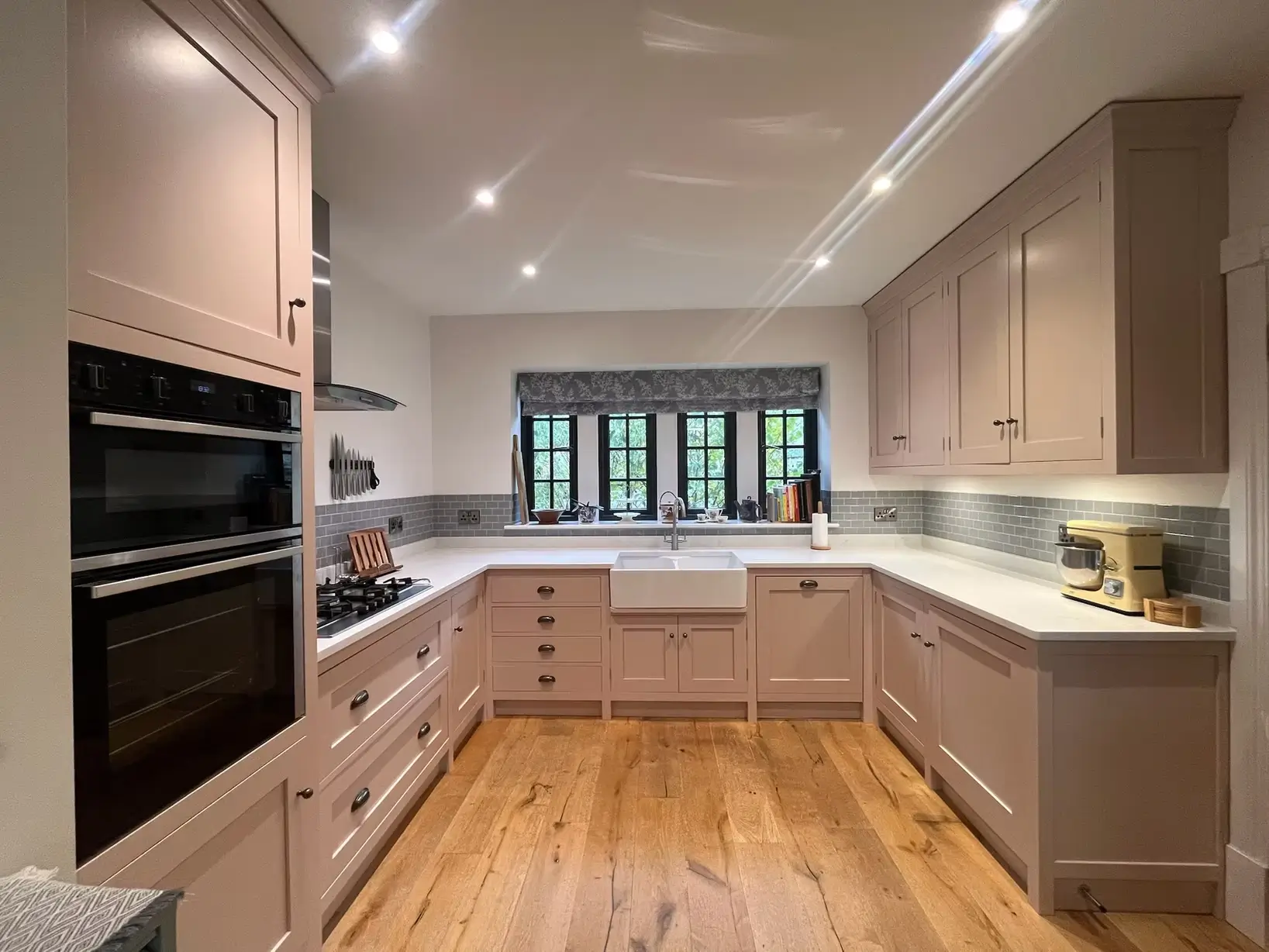 Resprayed kitchen with modern handles